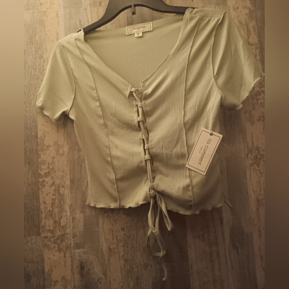 NWT "NO COMMENT" Cropped top
